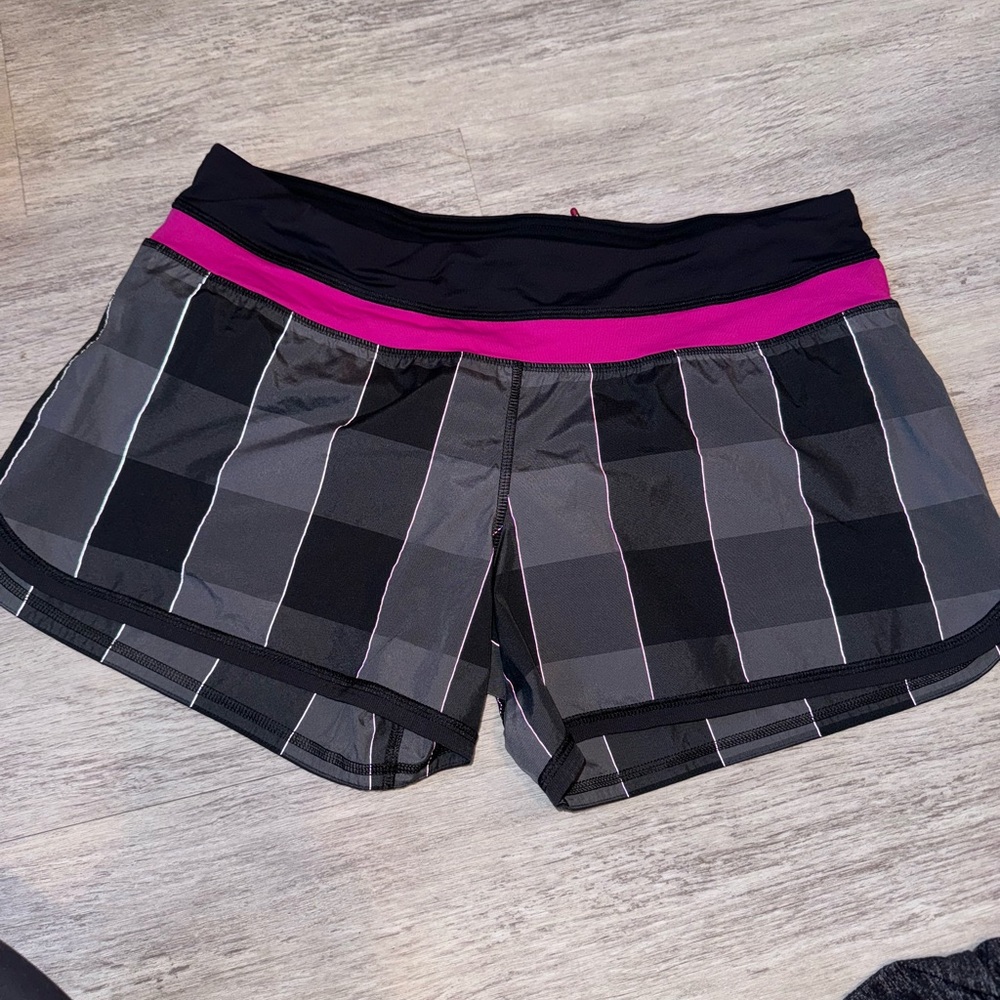 Lululemon 4” shorts